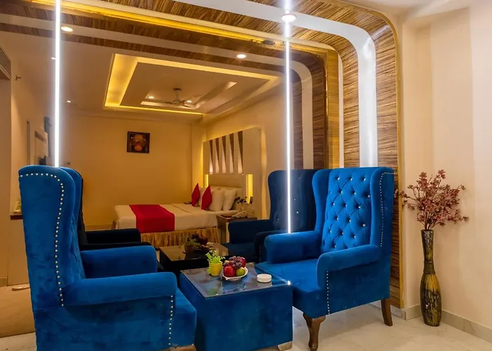 Aman Continental With Restaurant - 5Mins From Connaught Place ,Railway Station & Metro